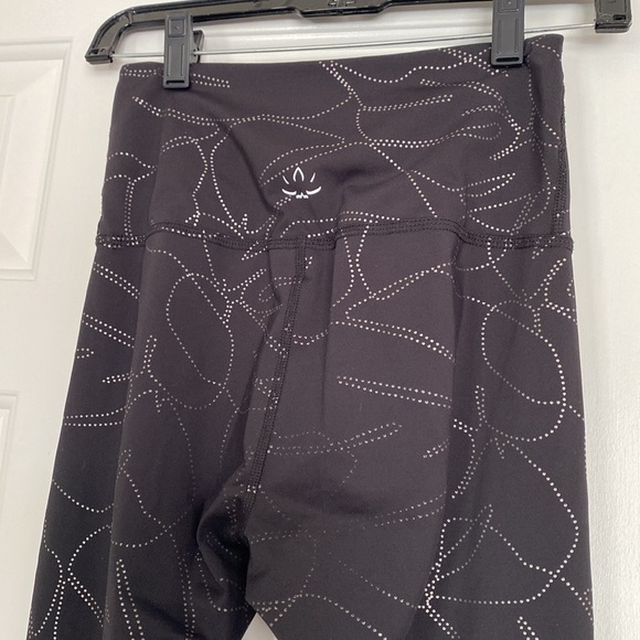 Beyond Limited Edition printed leggings - Picture 5 of 7